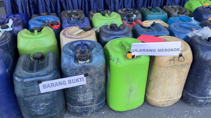 1 Ton BBM Bersubsidi Diamankan, Dua Tersangka Ditahan