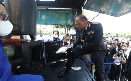 Polda Jatim Musnahkan Barang Bukti Narkoba Secara Terbuka