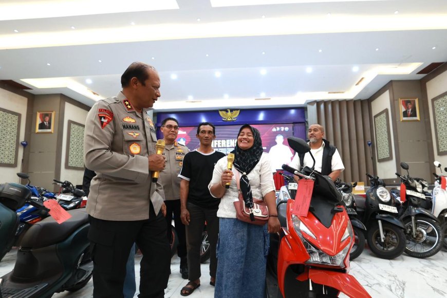 Polda Jatim Serahkan Kendaraan Hasil Ungkap Kasus kepada Pemiliknya